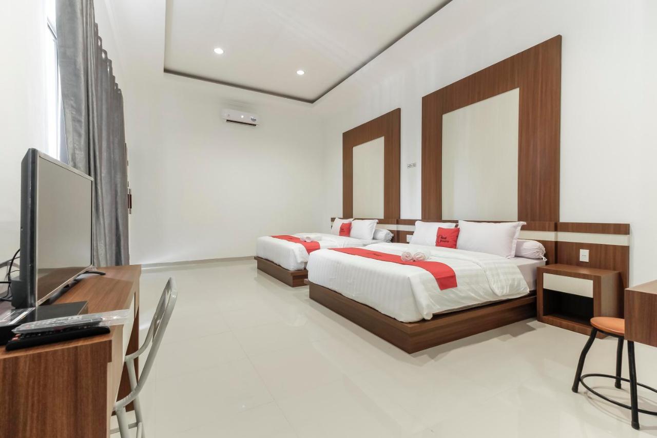 Reddoorz Premium @ Setiabudi Medan Sunggal Экстерьер фото